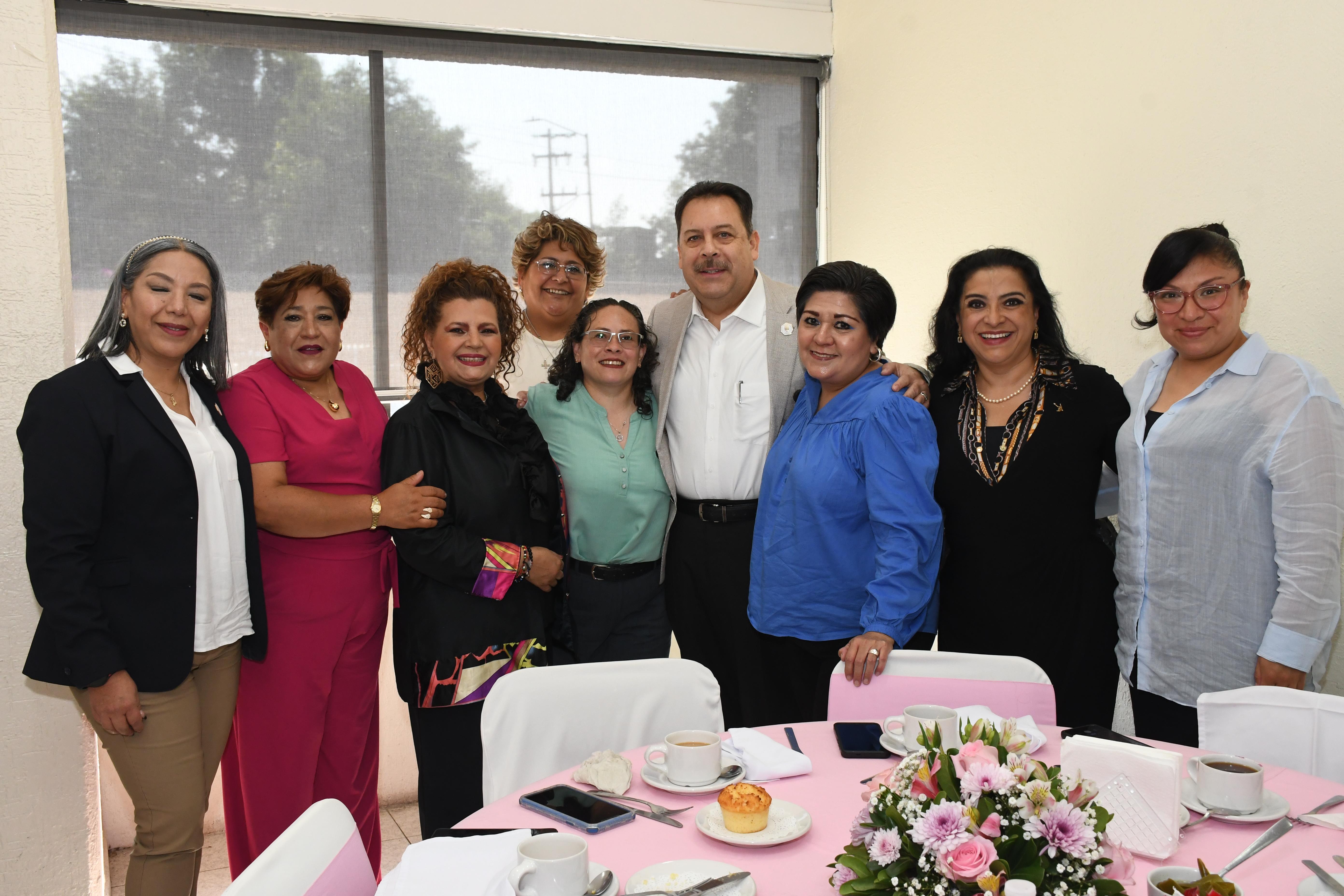 Desayuno por el Día de la Secretaria